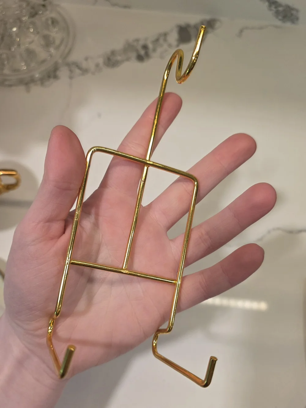 Gold Wire Display For Teacup And Saucer Set